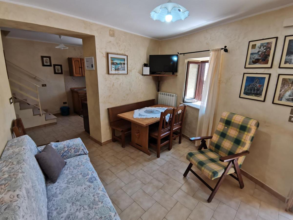 Il Torrione Villa Poggio Bustone Екстериор снимка